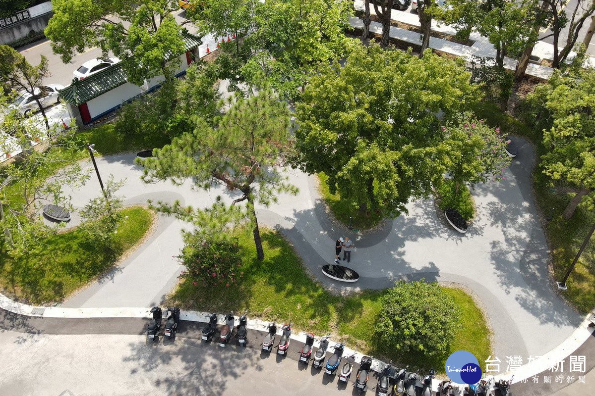 「舊司法公園．綠幕方舟」在「公園綠地/公共開放空間」類別中獲得「佳作」。