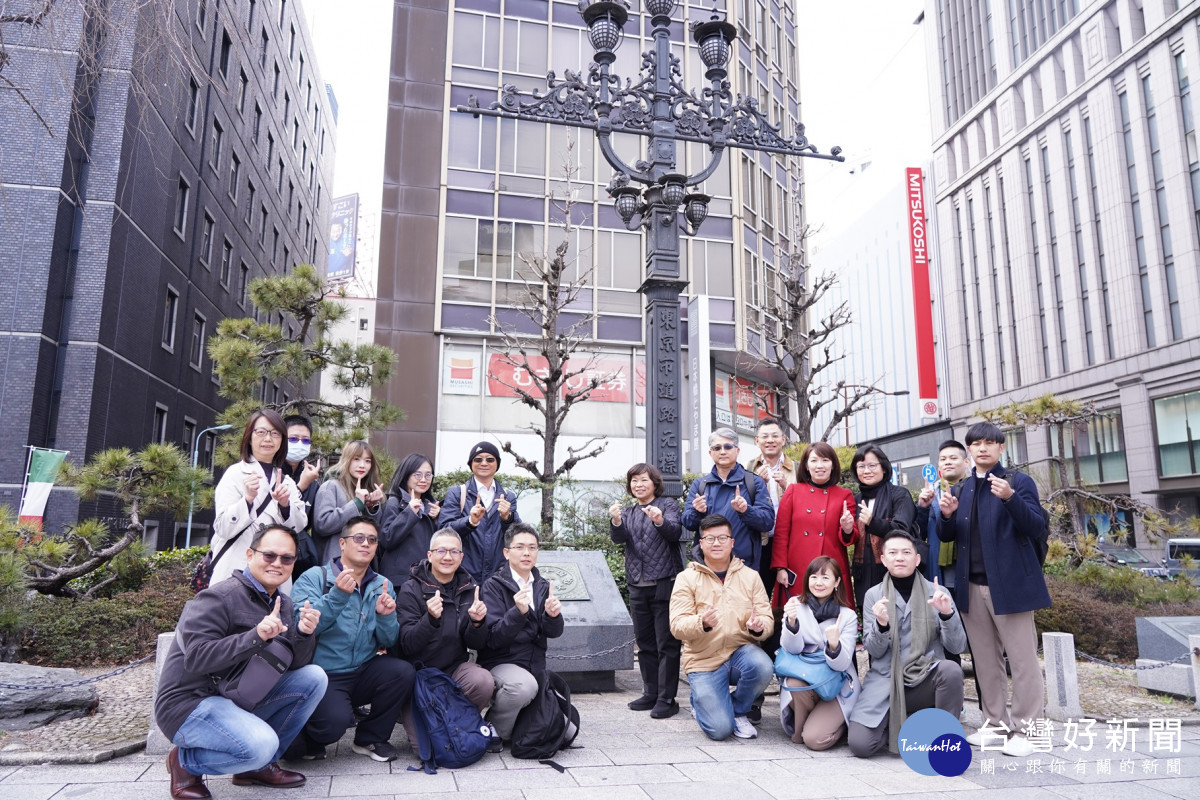 嘉義市長黃敏惠率隊參訪東京都日本橋的「日本國道路元標」／嘉義市府提供