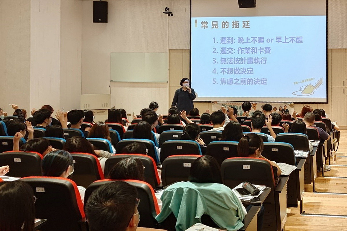 桃園市政府就業職訓服務處提供履歷健診及職涯諮商服務。<br />
