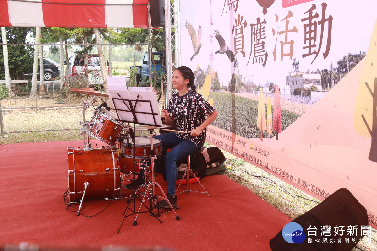 林議員女兒蔡羽喬爵士鼓演出非常精彩。（記者扶小萍攝）