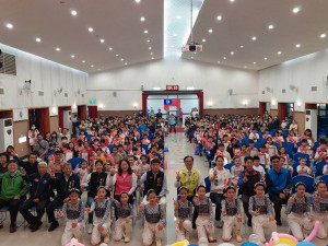 彰化市提前慶祝兒童節，表揚193位模範兒童。