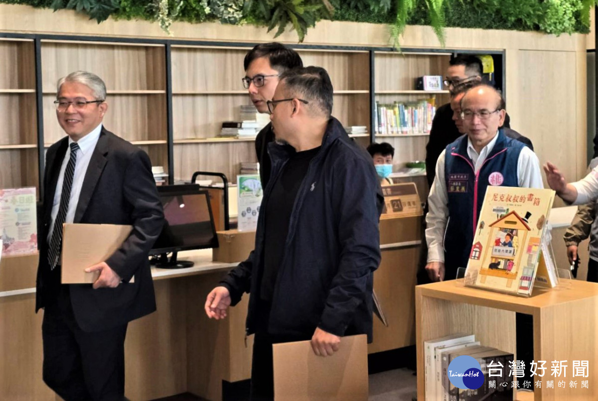 化解社宅租金歧見，立院內政委員會率團蒞桃考察。