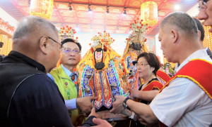 彰化南瑤宮笨港進香起駕，開基三媽首次出巡。圖／記者鄧富珍攝