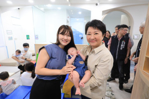 盧市長參觀潭子公托