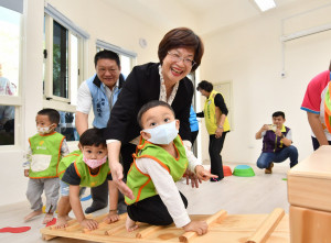 彰縣公共化幼兒園聯合揭牌，兩間幼兒園可收托182名幼兒。圖／記者鄧富珍攝