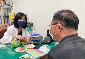 營養師建議大眾要有健康飲食觀念。（南投醫院提供）