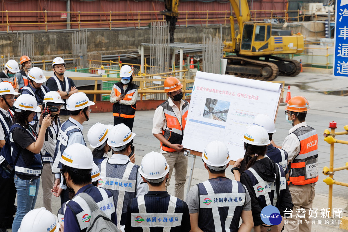 桃園市長張善政視察捷運綠線G07車站震後施工情形聽取簡報。