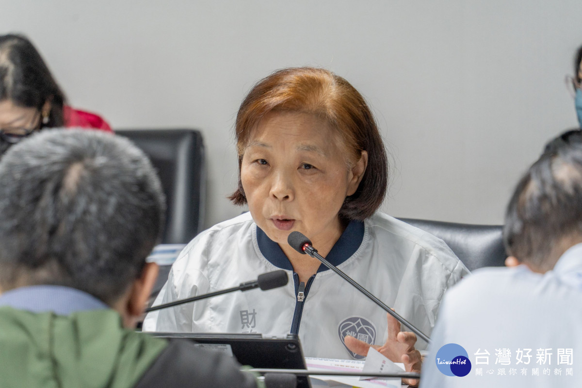 財政局長歐美鐶針對專題報告內容進行說明。<br />
<br />
