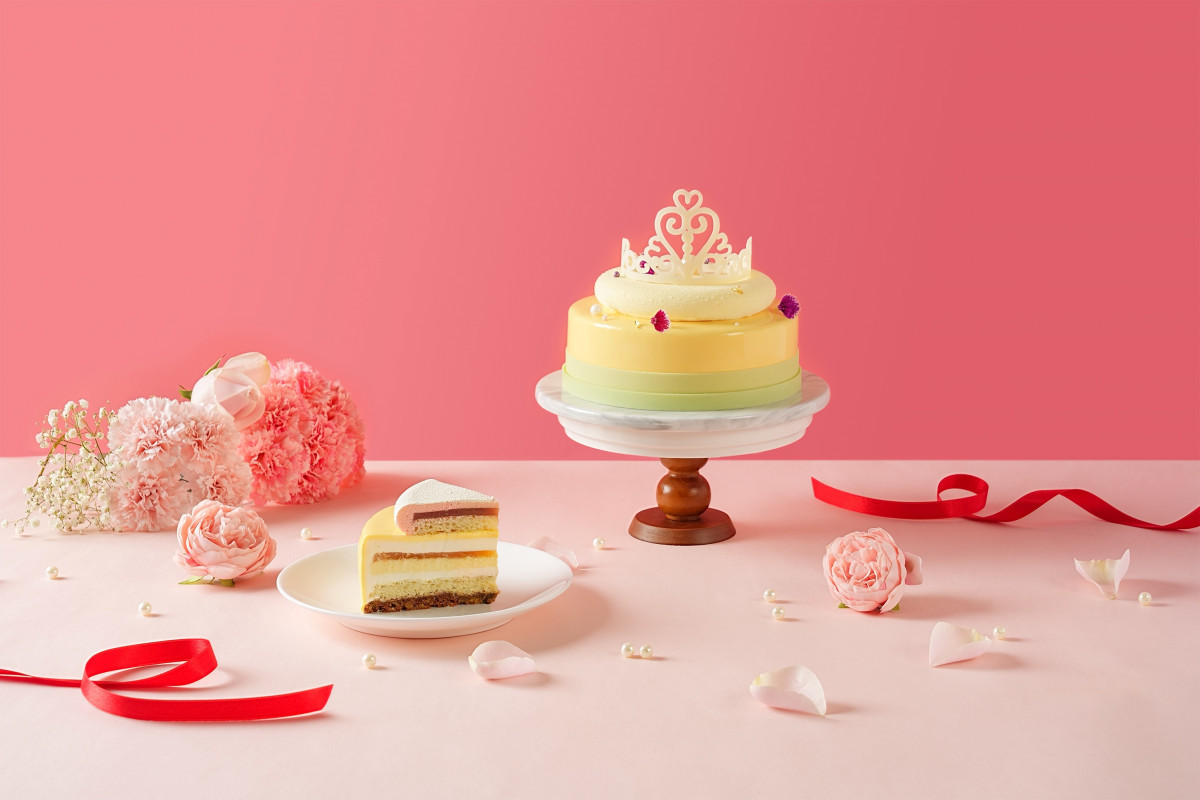 新竹喜來登即日起推出多款母親節蛋糕，月底前預購再享88折優惠。