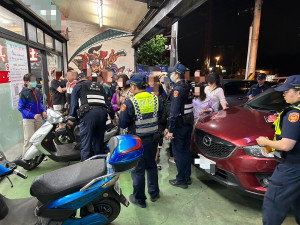 楊梅警執行「雷霆除暴專案」，打擊黑槍毒品。