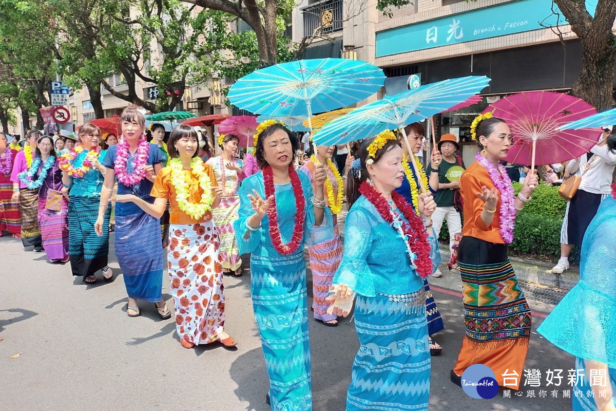 「2024龍岡米干節」開幕展現獨特的滇緬泰文化。