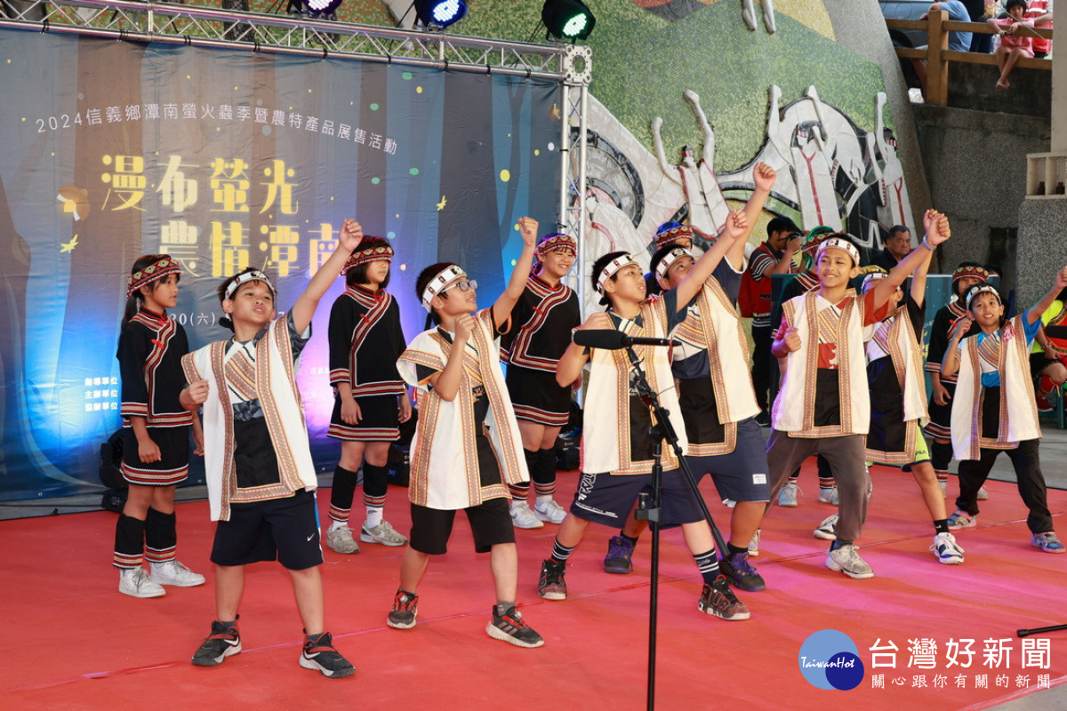 開幕儀式由潭南國小傳統歌謠團演出。