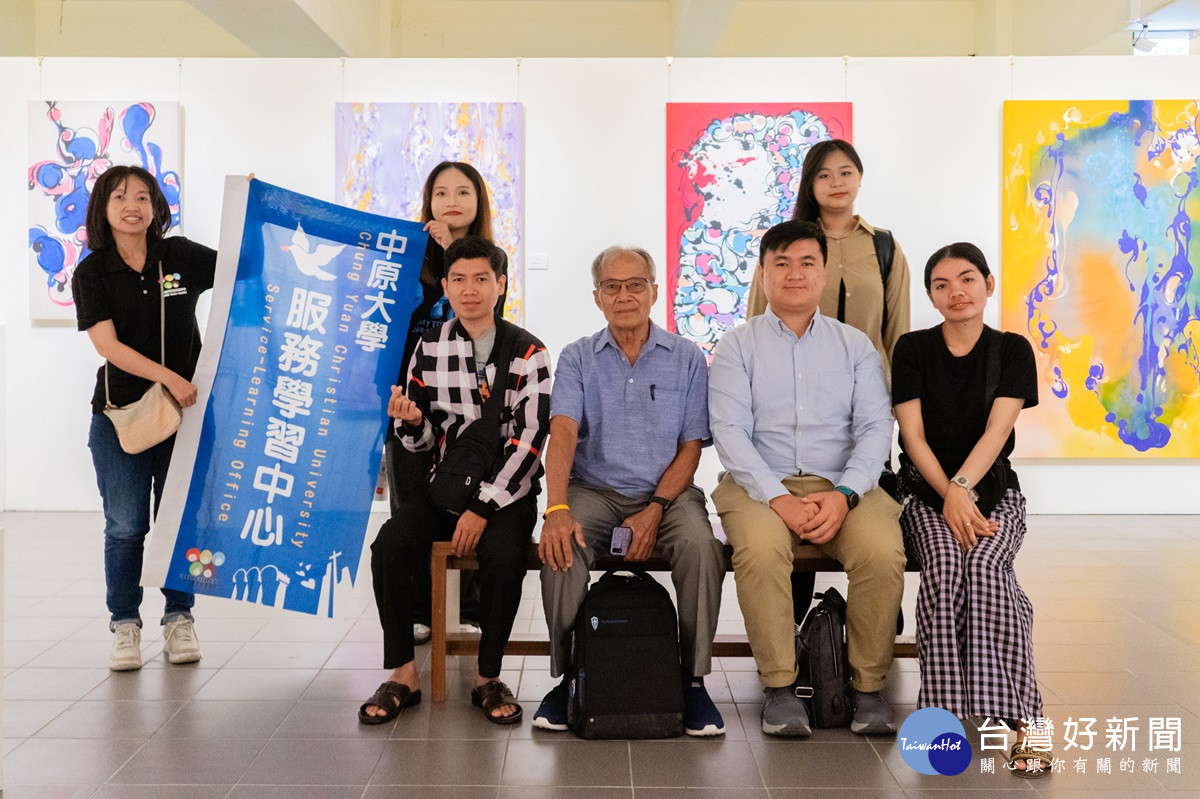 參訪中原大學藝術中心，認識台灣傳統廟宇色彩如何與關懷地球的環保理念相融合。