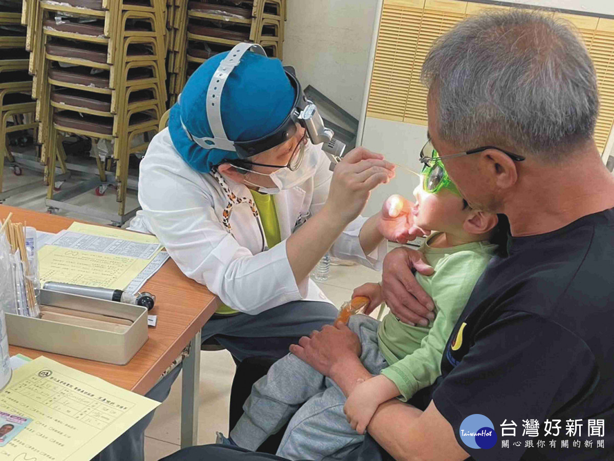 耳鼻喉暨頭頸部醫師遇到許多兒童呼吸道症狀，因當地欠缺小兒科，導致無法被妥善治療。