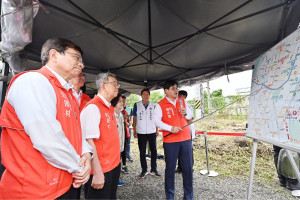 行政院長陳建仁26日視察「宜蘭至羅東鐵路高架化計畫」。（圖／行政院新聞傳播處）