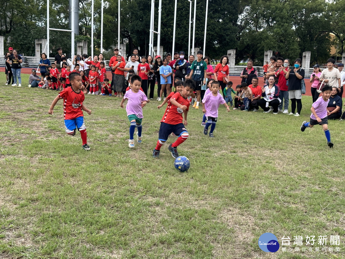 璉紅盃五人制幼兒足球錦標賽開踢　33園所參賽盛況空前 台灣好新聞 第3張