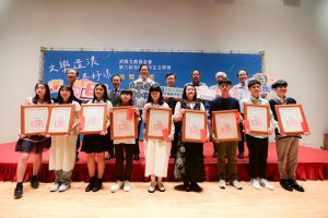 桃園市長張善政出席「武陵文教基金會第三屆全國高中生文學獎」頒獎典禮。