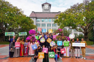 朝陽獲大學公民獎。林重鎣