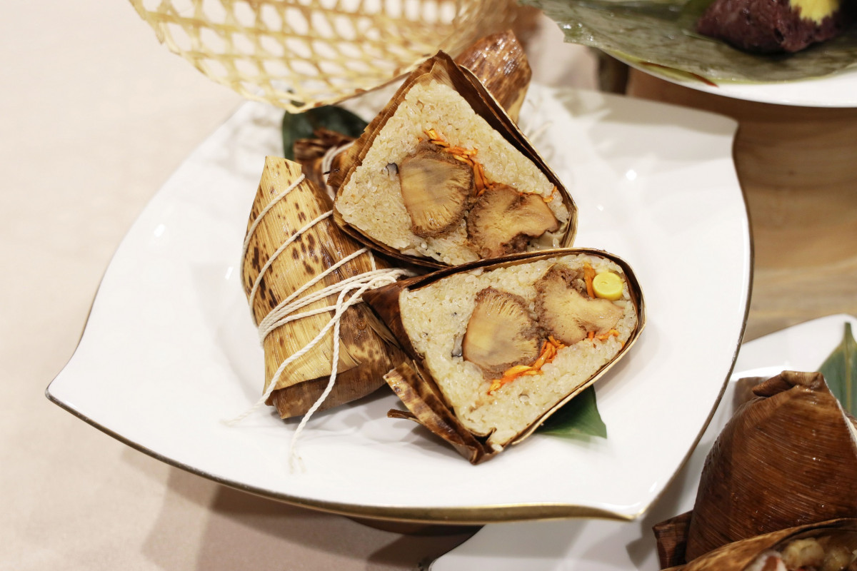 台中金典酒店的「猴菇百珍素粽」，口感富有層次。圖片提供／業者