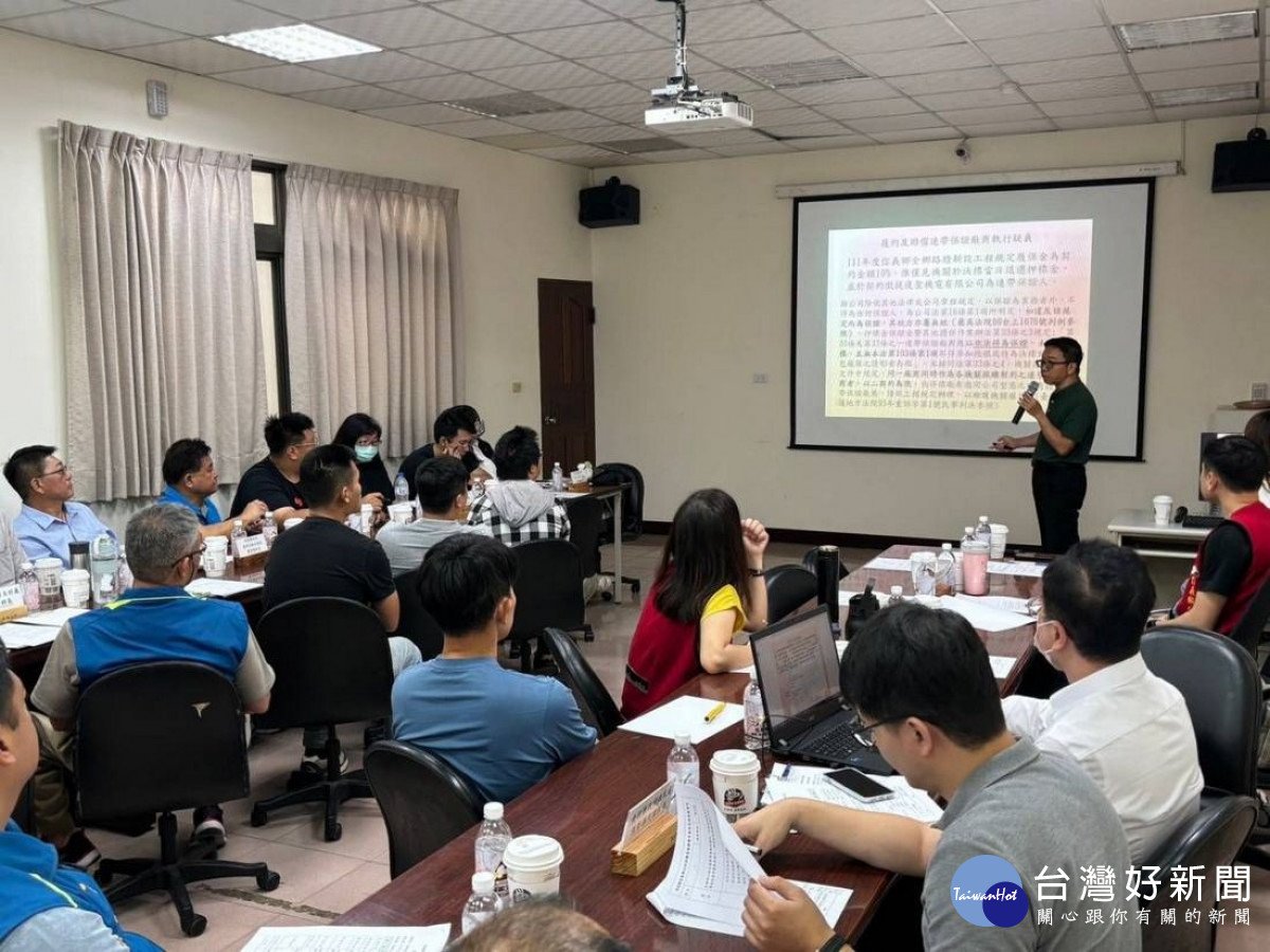 座談會邀請縣府採購稽核小組委員陳俊任就信義鄉公所辦理之採購稽核案件說明相關問題並給予建議。