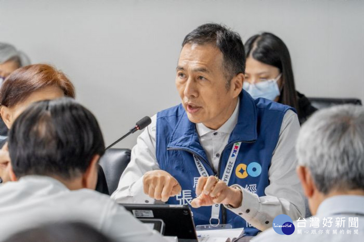 經發局長進行簡報說明。<br />
<br />
