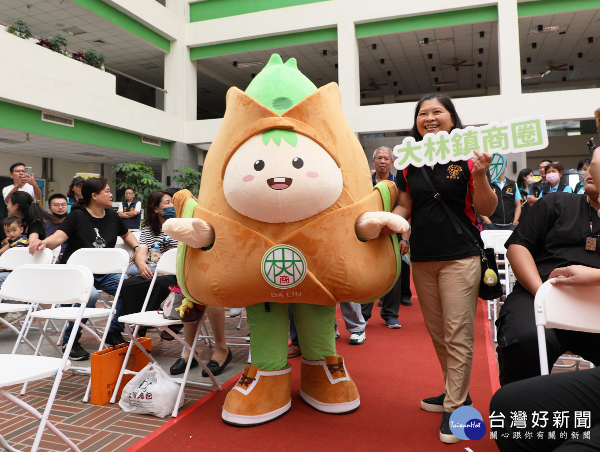 大林鎮商圈吉祥物「嘉林筍」，今天首度亮相，增添活動熱情活力氛圍／嘉義縣府提供