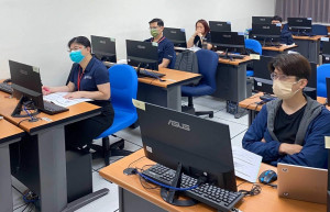 台灣麥德美樂思公司運用桃竹苗分署「在職中高齡者及高齡者穩定就業訓練補助實施計畫」為中高齡勞工延長職涯。