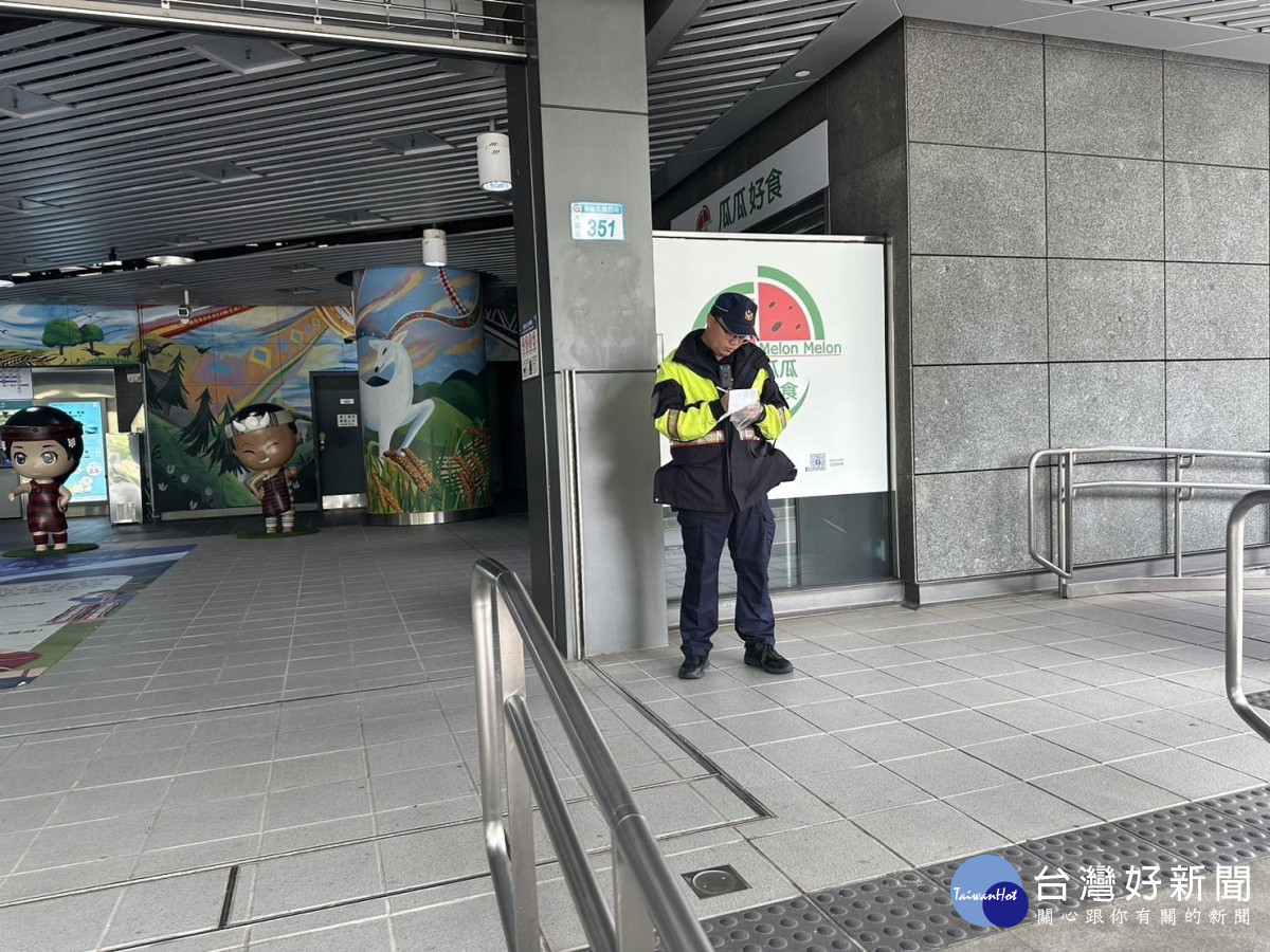 中壢警配合捷警隊強化聯防，全力守護桃園機場捷運旅客安全。<br />
<br />
