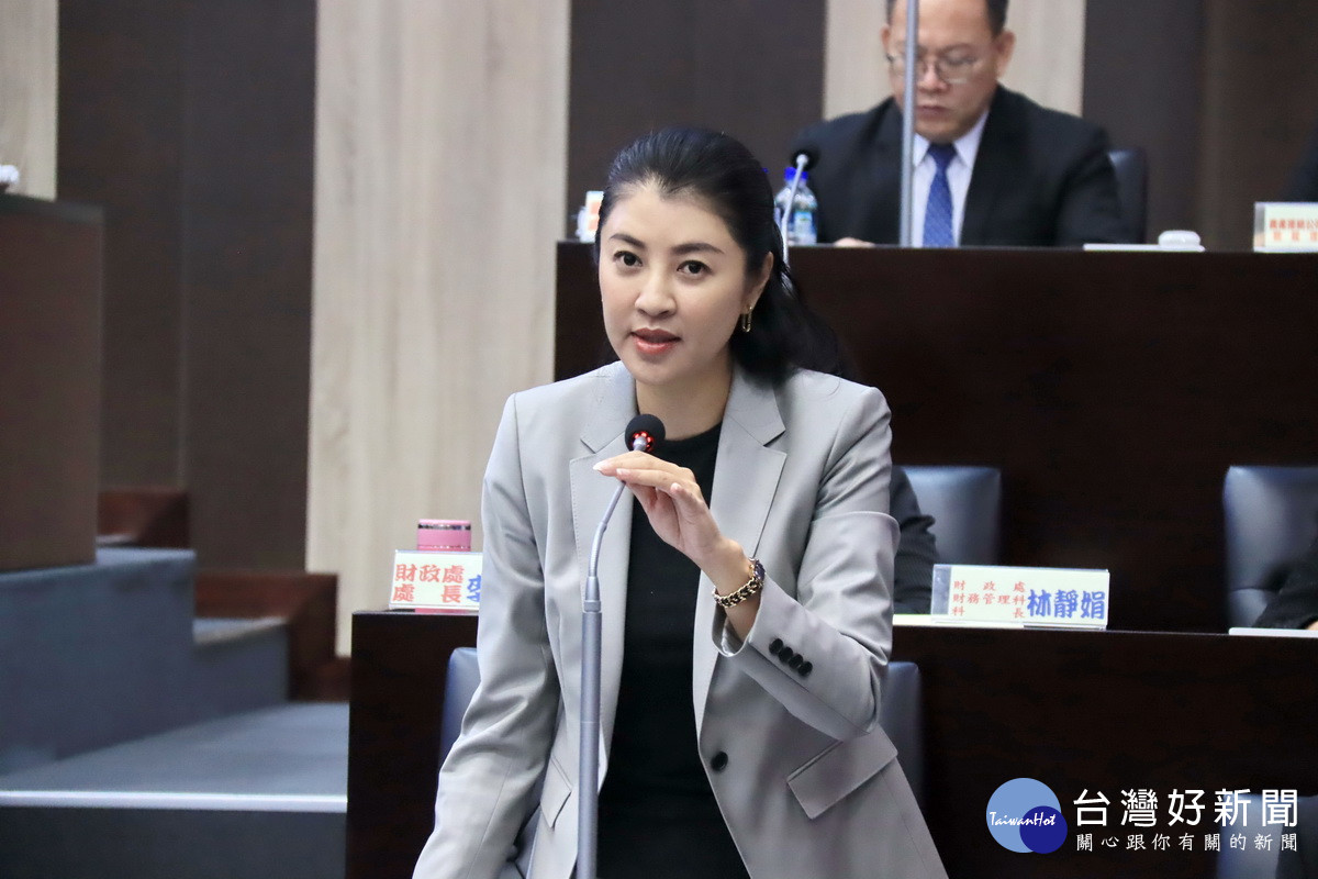 許縣長強調透過中部治理平台讓社會安全網更嚴密。（記者扶小萍攝）