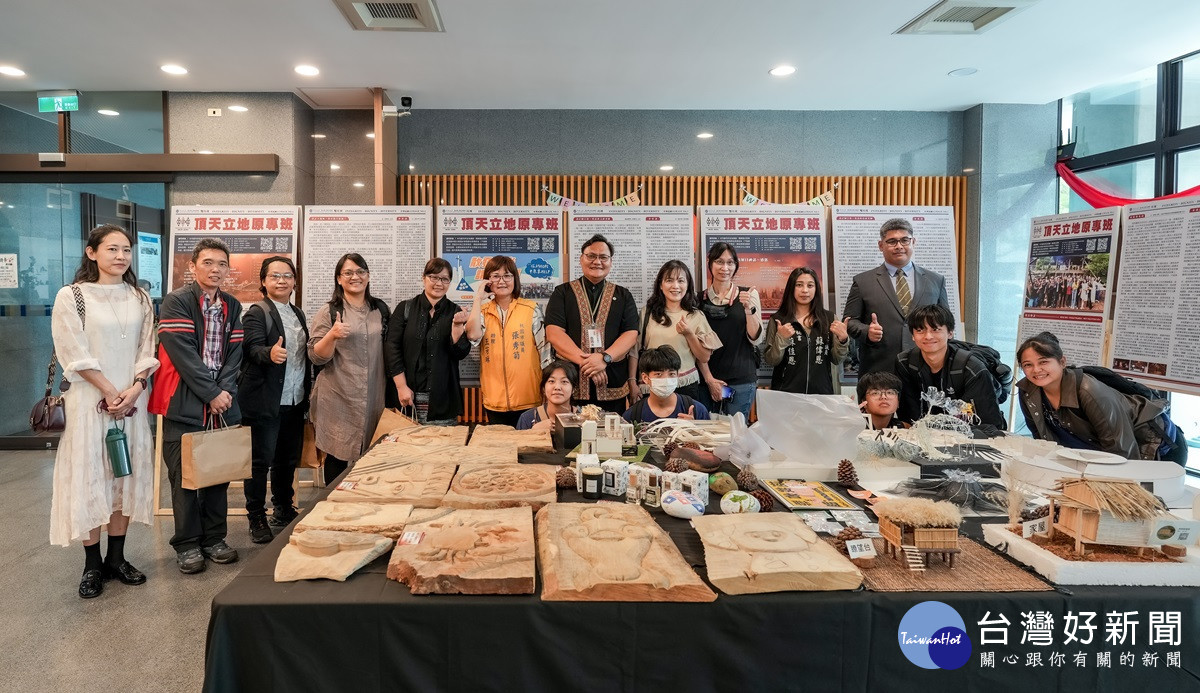 中原大學原專班整合特色實務型課程，展出近40件學生多元創作成果。