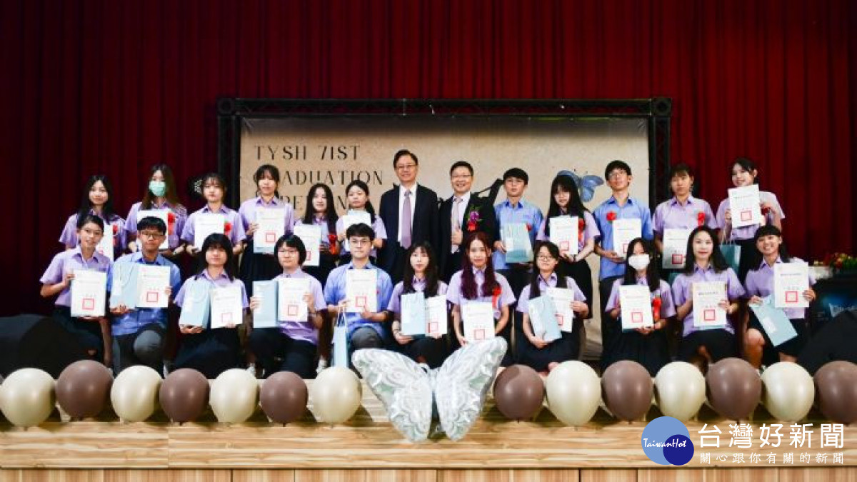 張市長出席畢業典禮，勉勵畢業生珍惜師生情誼。<br />
<br />
