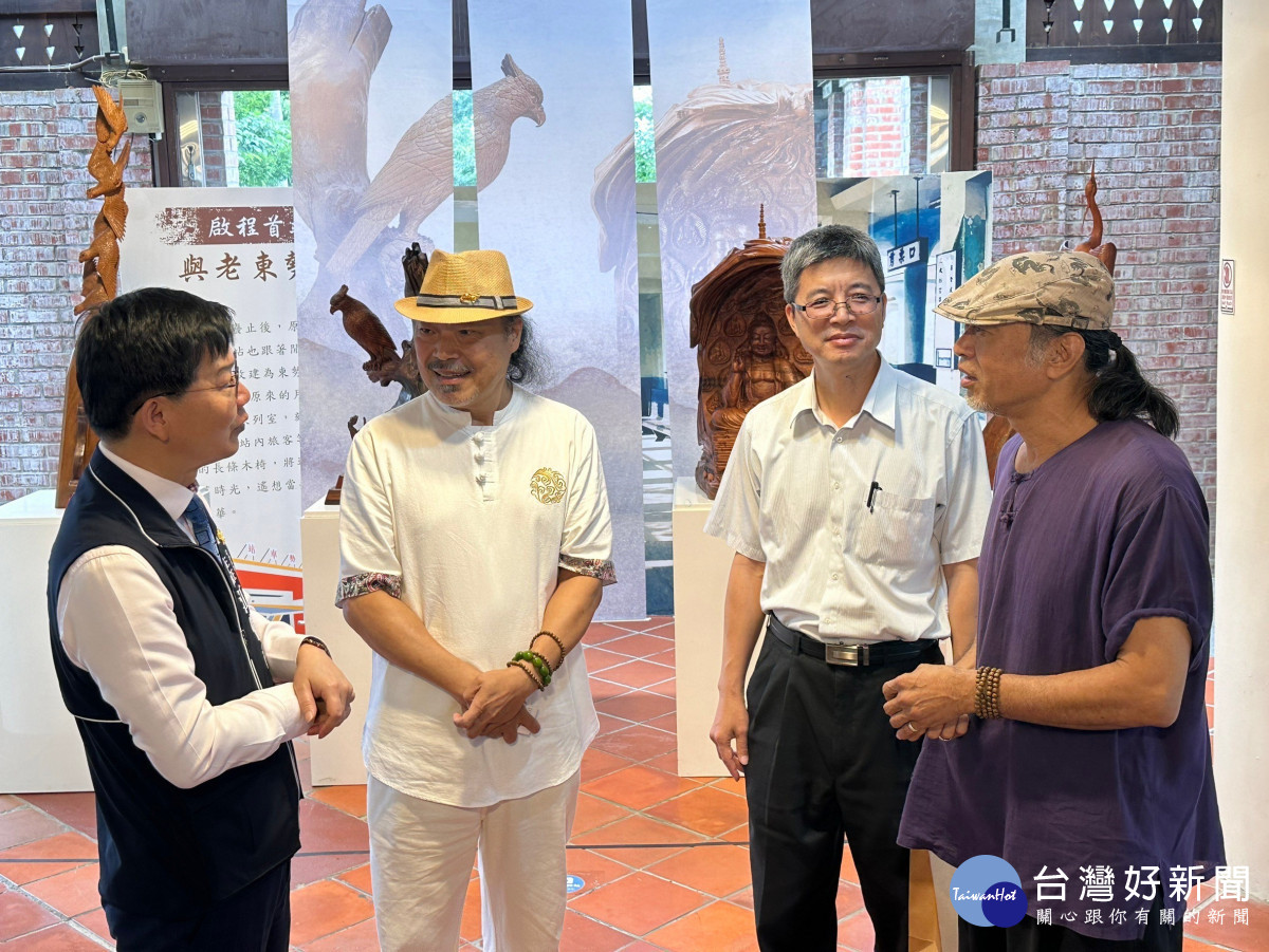 兩位國寶大師與江主委分享創新心得。