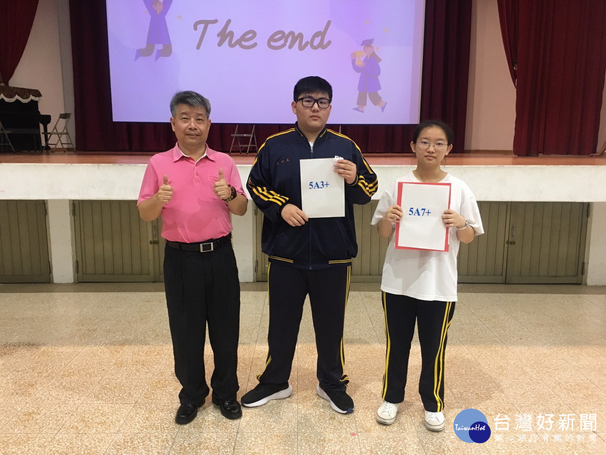 國姓國中2位原住民考生考出5A好成績。（縣府提供）