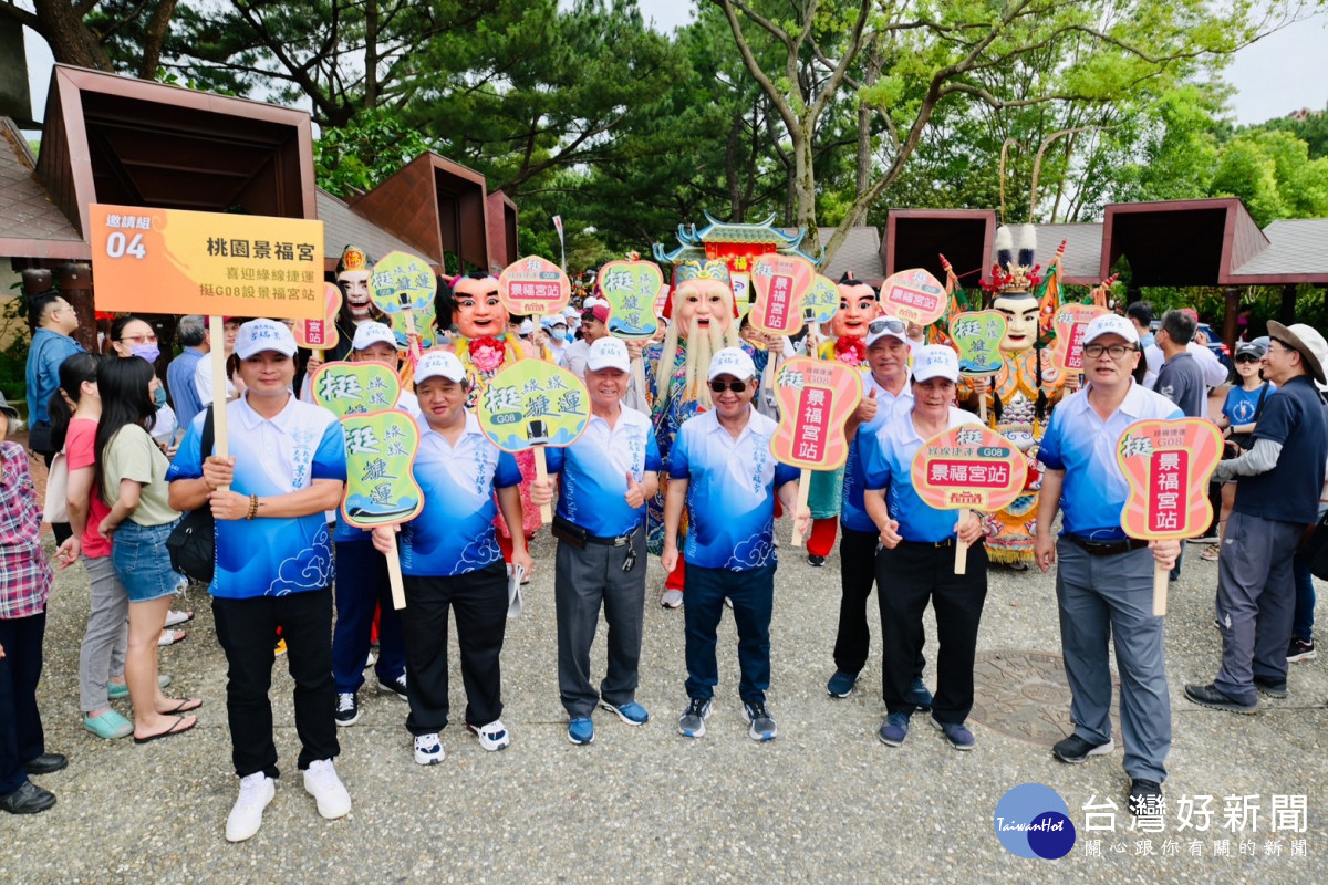 桃園大廟藝閣踩街      搞創意不忘拉票