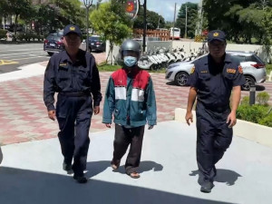 男子恐嚇國中生後被警方逮捕/陳致愷翻攝