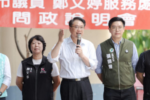 民進黨秘書長林右昌(中)（圖／翻攝自林右昌臉書）