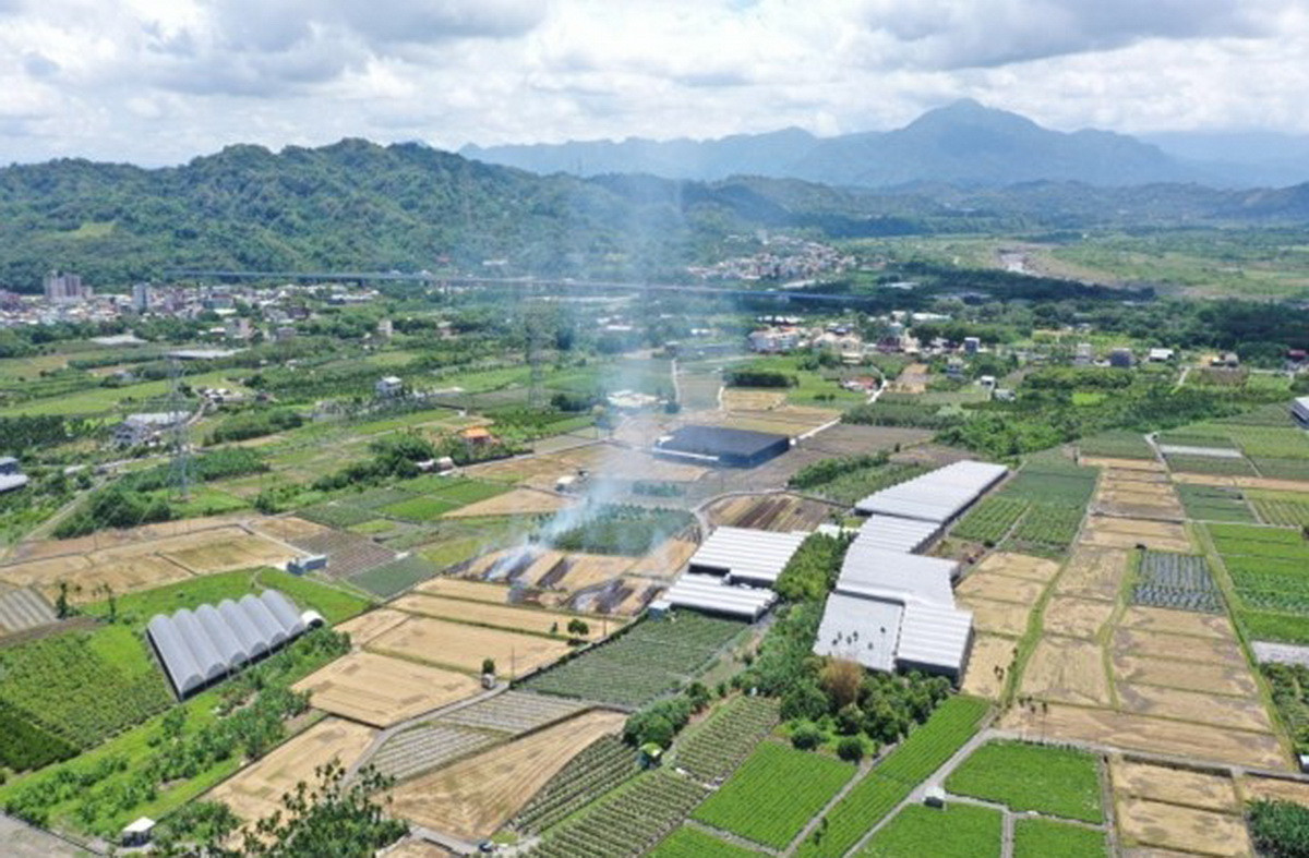 環保局利用空拍機科技執法露燃難逃法眼。（環保局提供）