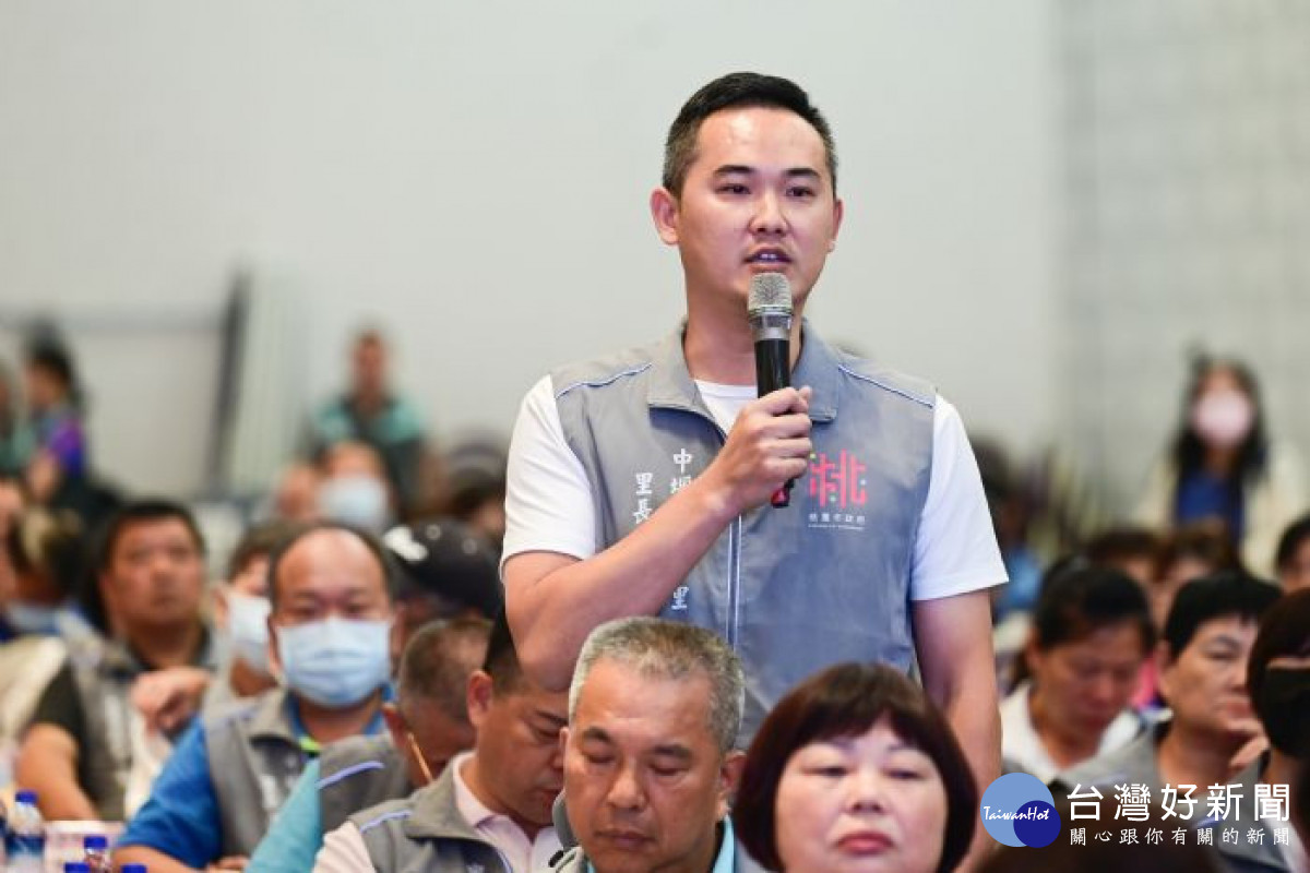 里長表達意見。<br />
