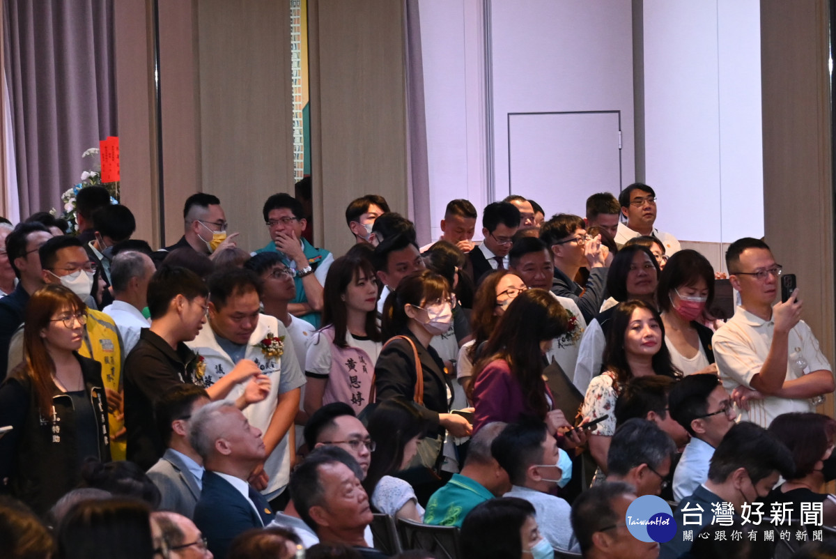 嘉義福容voco開幕現場座無虛席，嘉義縣市多位議員全程站著觀禮／陳致愷攝影