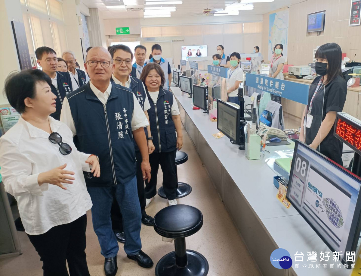 清水地政事務所早被認定是危險建築，仍有近90名員工在此上班。