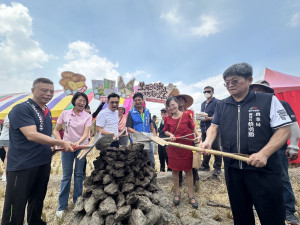 豐原農會舉辦「豐原田庄樂‧作伙來焢窯」活動。