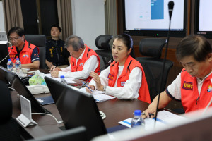 許縣長晚間主持防災整備會議。（縣府提供）