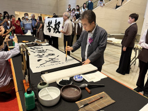 中台世博館館藏榜書特展邀林榮森等書法家揭序幕。（記者扶小萍攝）