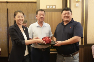 南投縣跆拳道委員會卸新任主委交接。（游顥服務處提供）