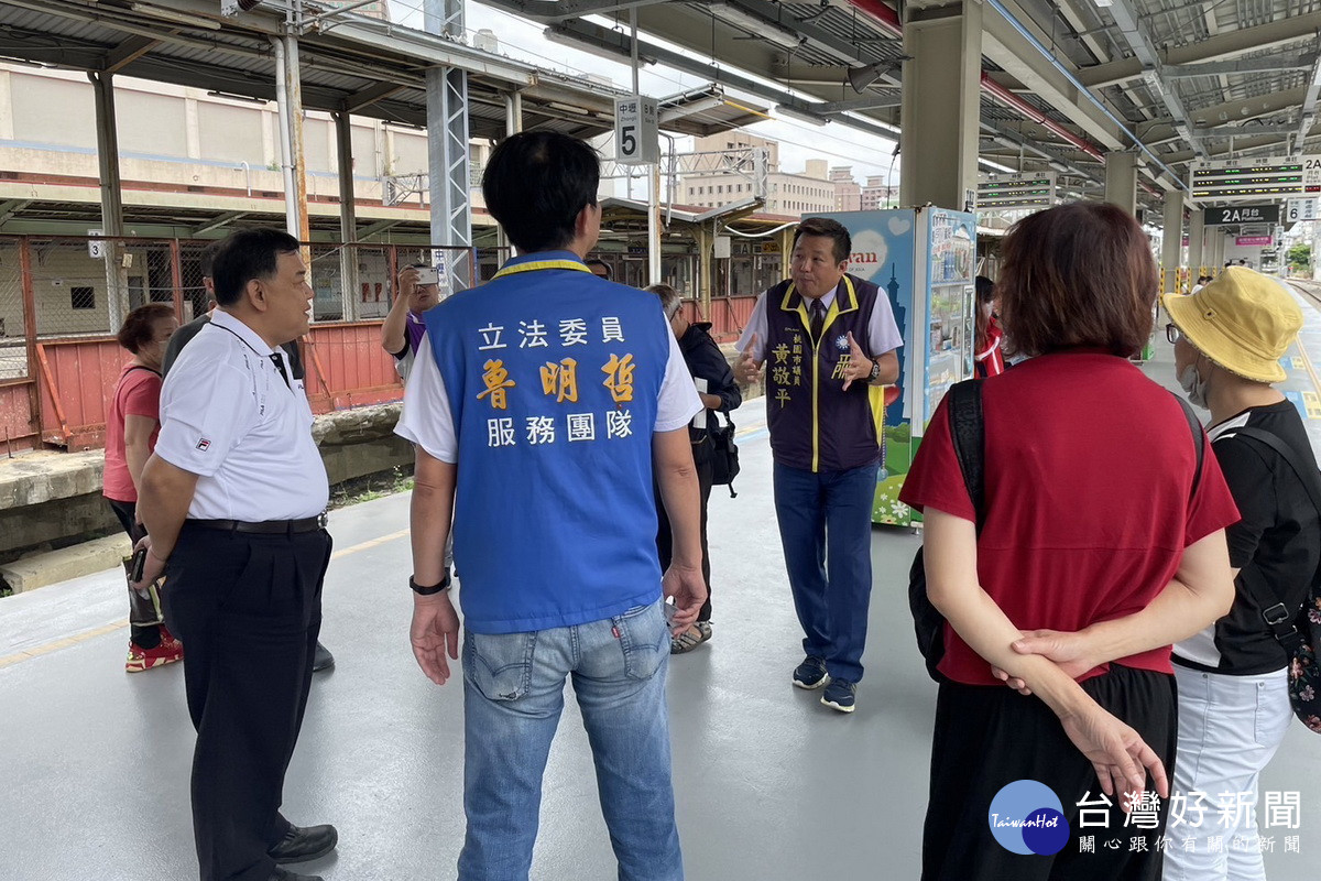 桃園市議員黃敬平偕同立法委員魯明哲服務處進行中壢臨時新站空調設備會勘。