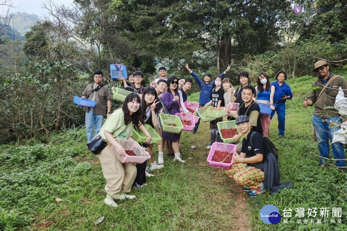 暨大協助南投縣水沙連地方特色產業發展與人才培育的成果再次獲得肯定-咖啡產業。（圖/暨大提供）<br />
<br />
