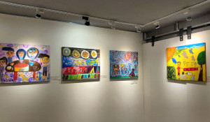 「當我們玩在藝起─希娜巴嵐國小創作展」即日起到8月底在紙教堂展出，。（圖/紙教堂提供）