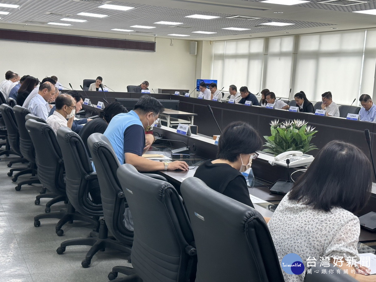 8月第2次縣務會議通過5項討論提案。（記者扶小萍攝）