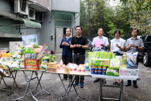 蔡明志處長率同仁舉行中元節祭儀。（記者扶小萍攝）