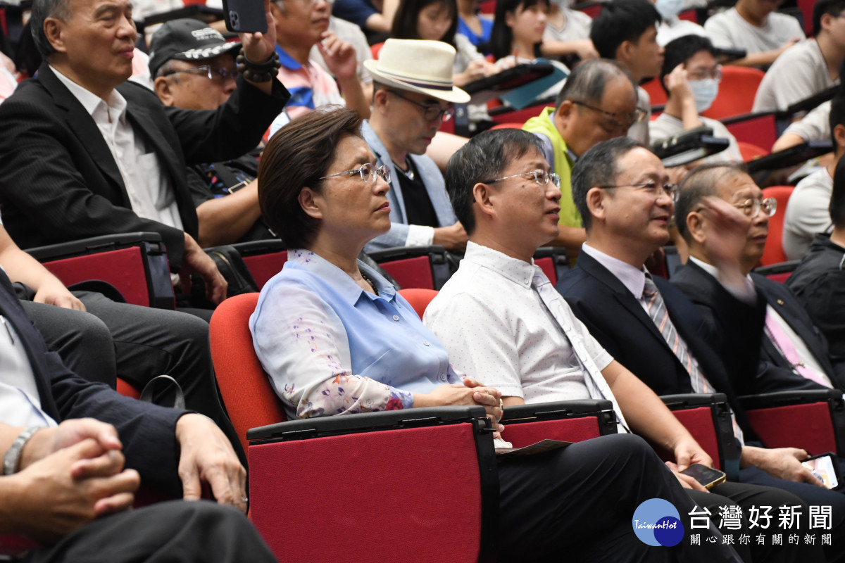 世紀對談再現彰中，2024李昌鈺X施振榮世紀對談講座。圖／記者鄧富珍翻攝